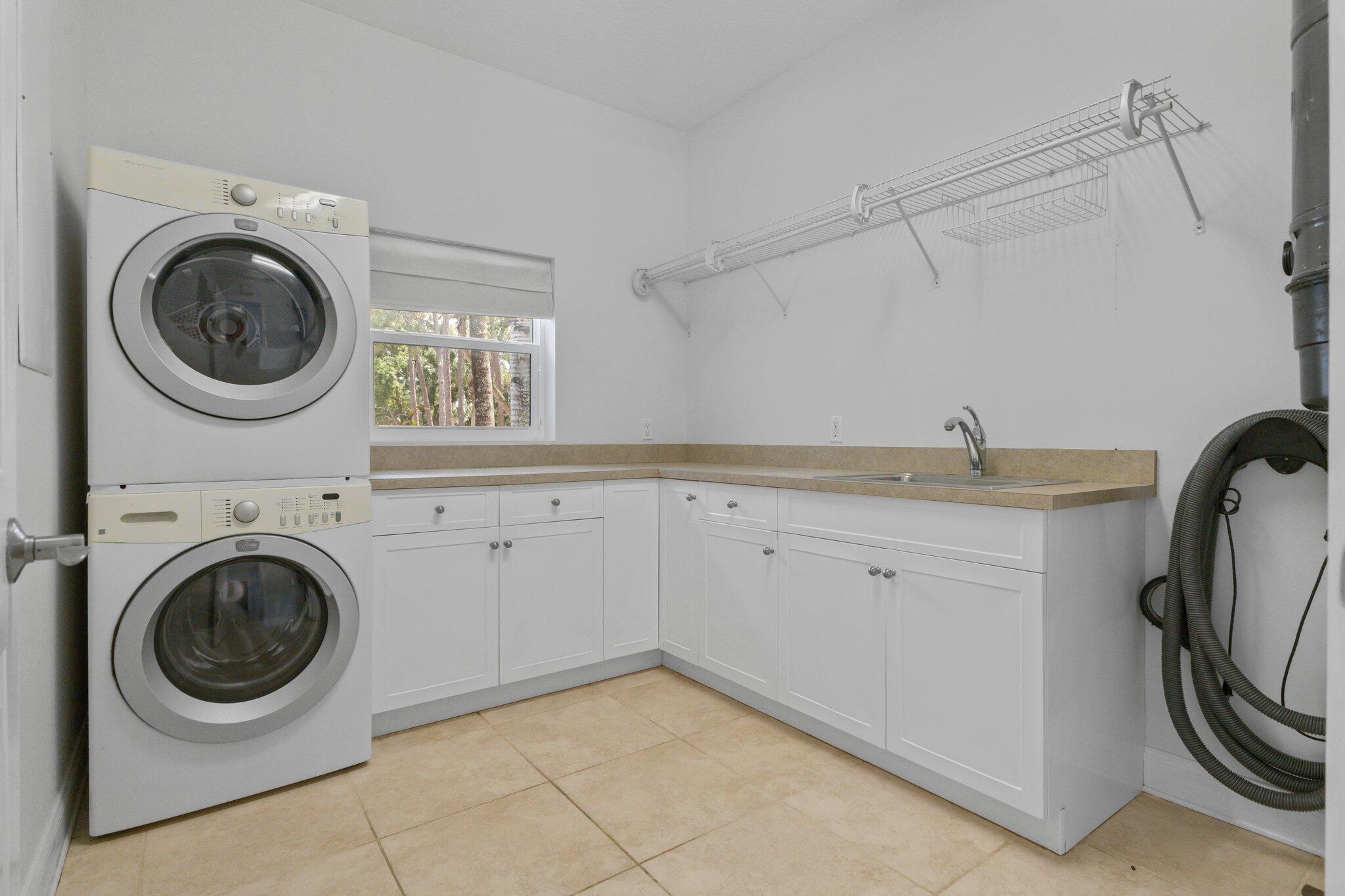 1293 Southwest Heather Terrace Stuart, FL 34997 - Photo 38 of 80 42-web-or-mls-IMG_1032