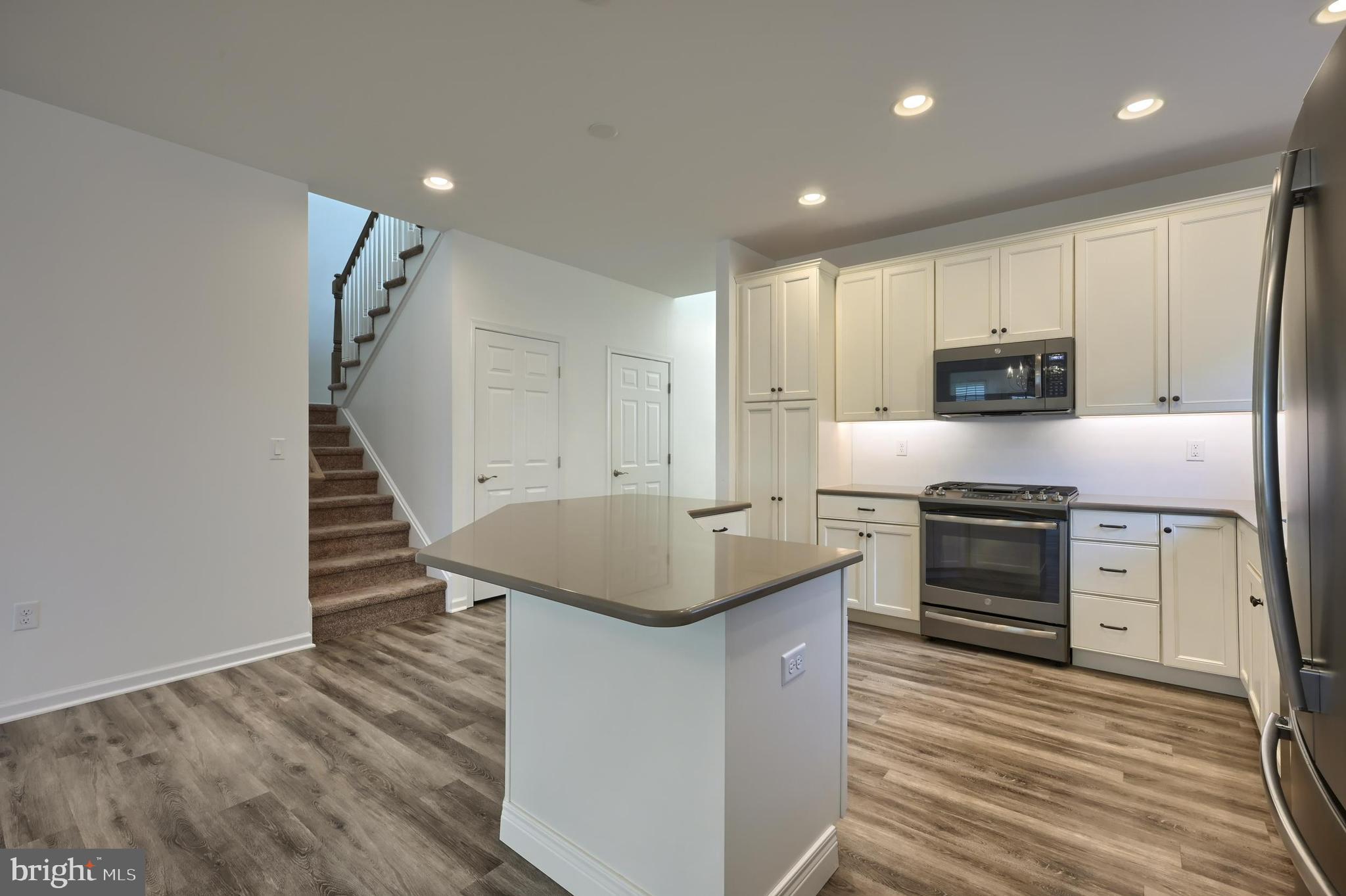 427 Valor Drive Lititz, PA 17543 - Photo 4 of 30 Gallery Image 4