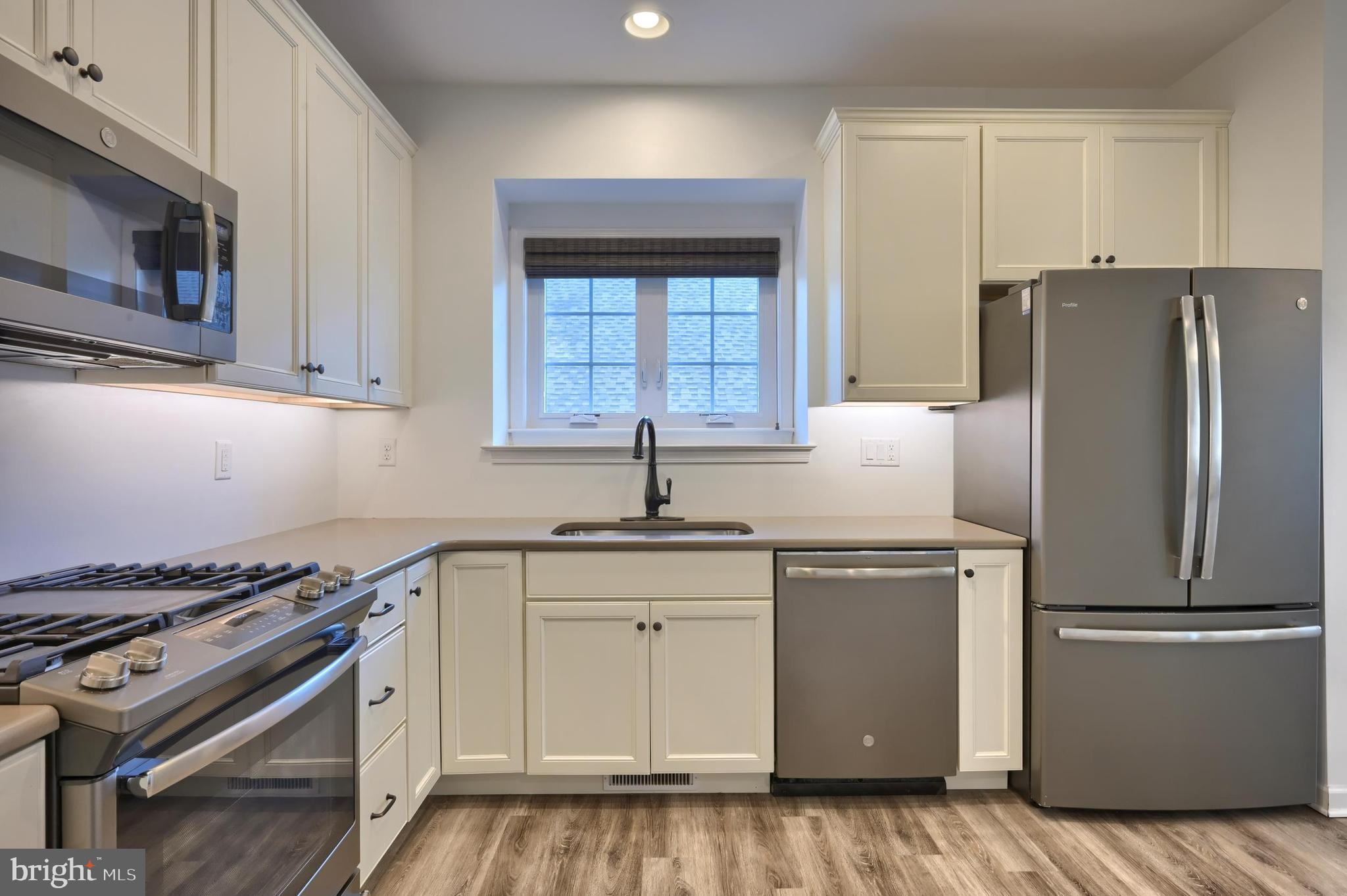 427 Valor Drive Lititz, PA 17543 - Photo 5 of 30 Gallery Image 5