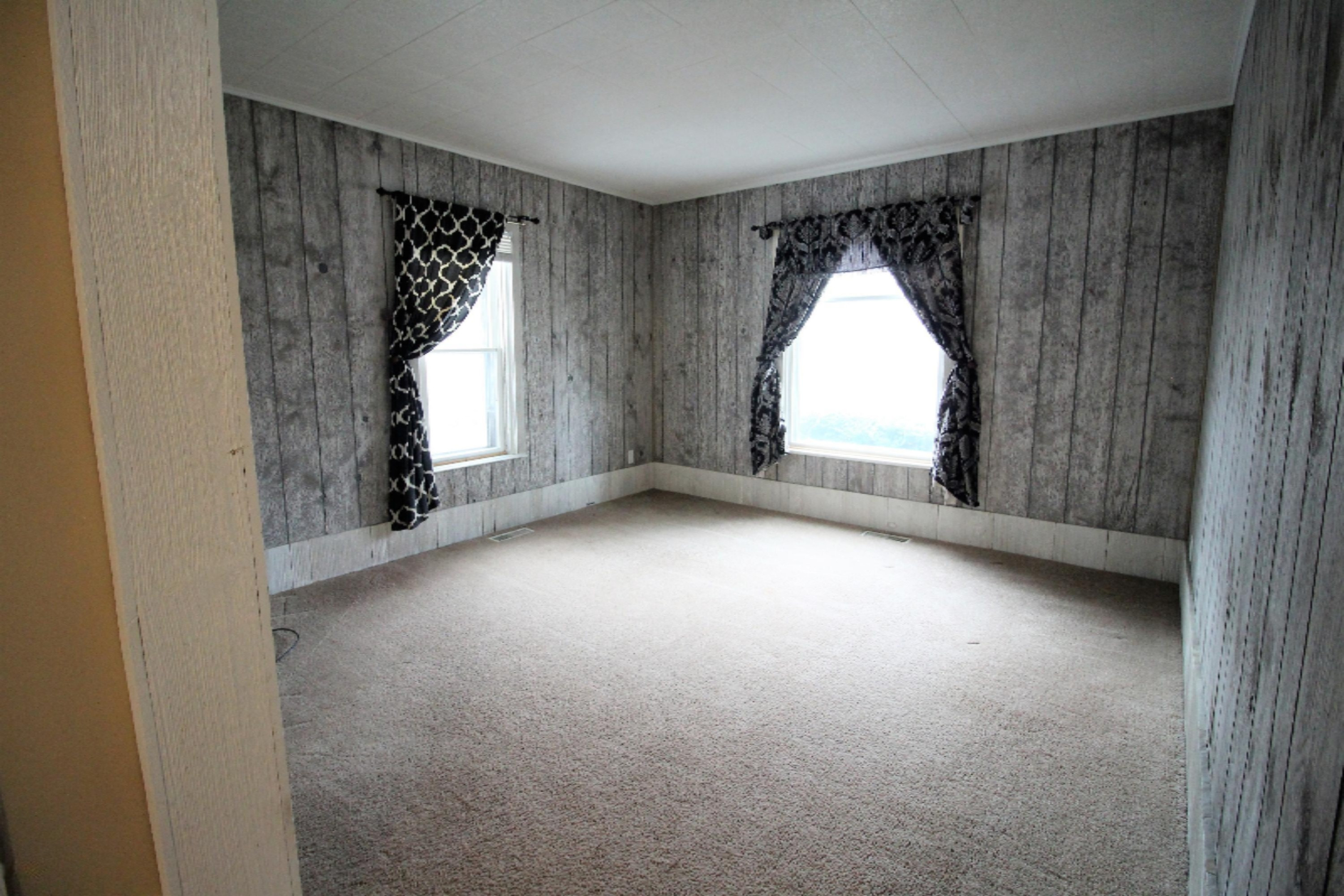 94 West Division Street Sparta, MI 49345 - Photo 14 of 26 IMG_9616