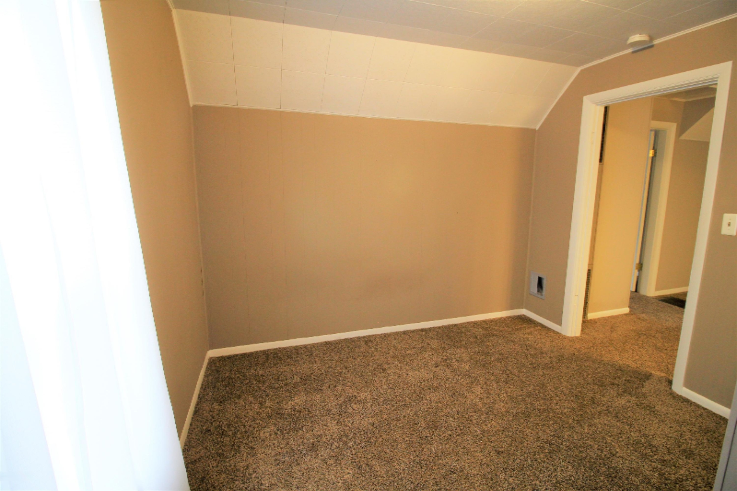 94 West Division Street Sparta, MI 49345 - Photo 17 of 26 IMG_9628