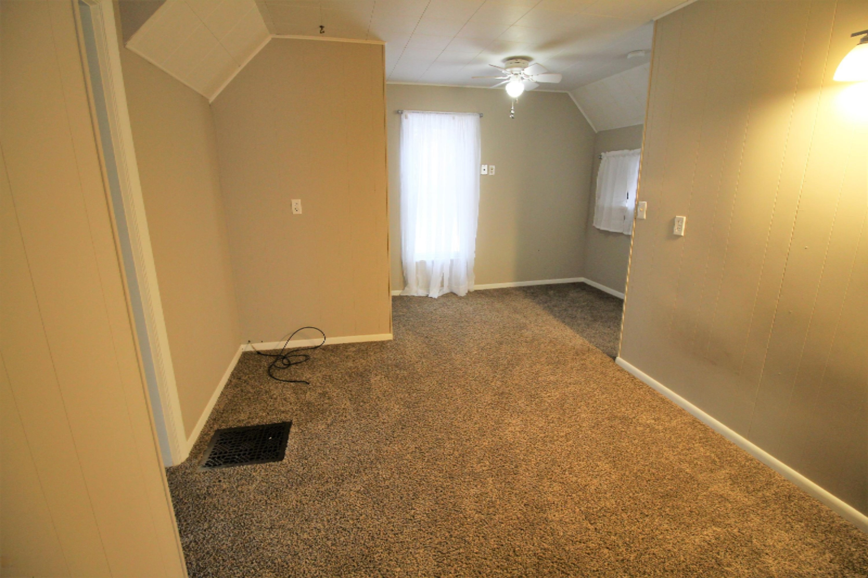 94 West Division Street Sparta, MI 49345 - Photo 19 of 26 IMG_9629