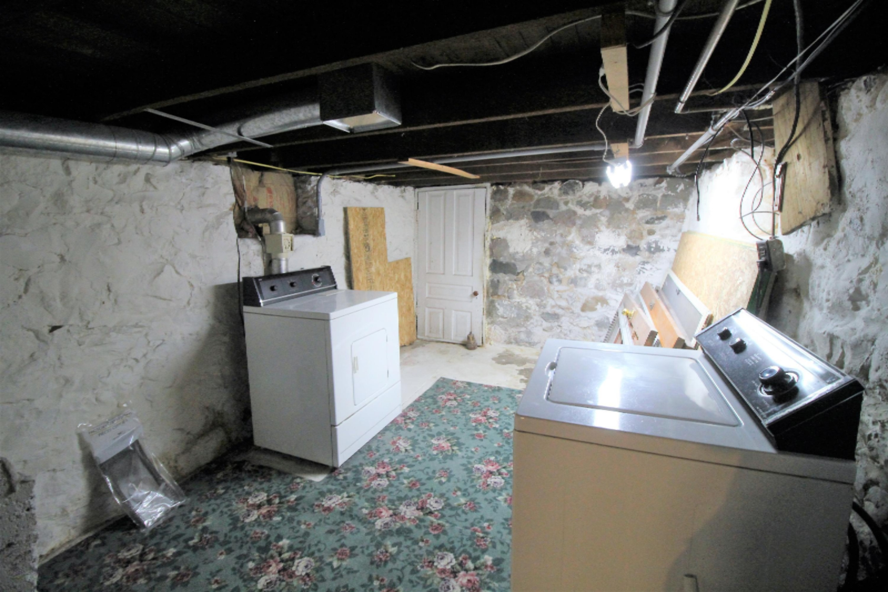 94 West Division Street Sparta, MI 49345 - Photo 21 of 26 IMG_9632