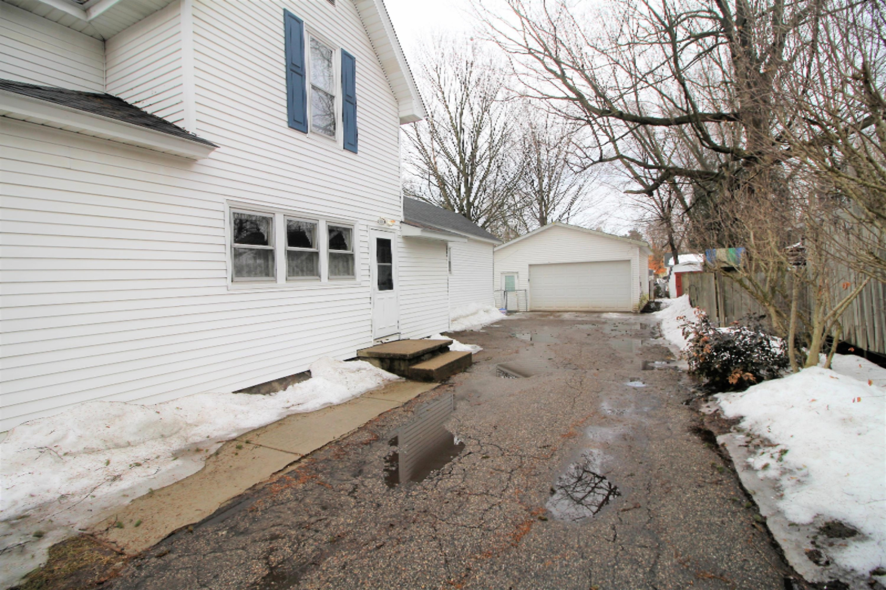 94 West Division Street Sparta, MI 49345 - Photo 24 of 26 IMG_9660