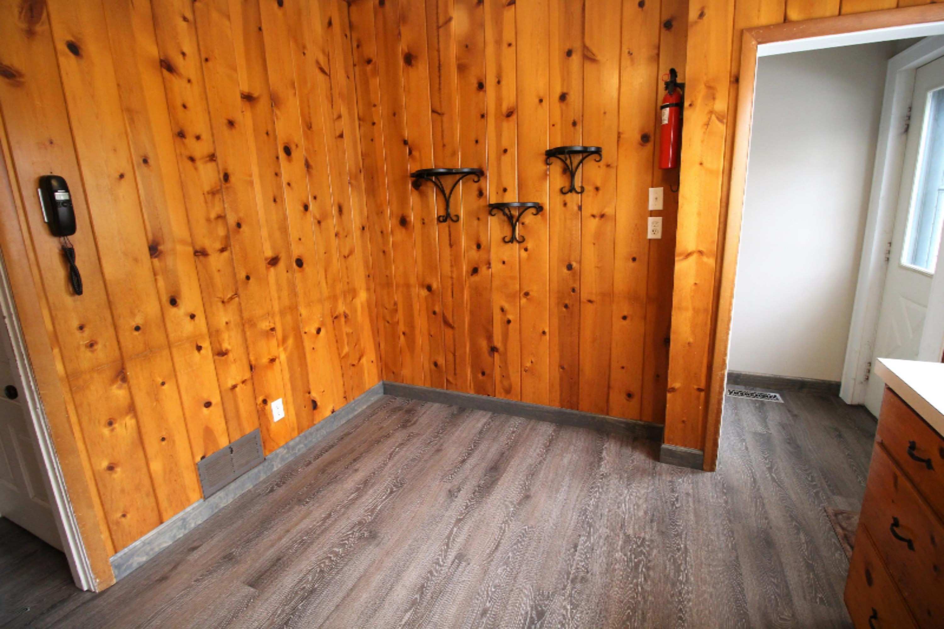 94 West Division Street Sparta, MI 49345 - Photo 5 of 26 IMG_9643