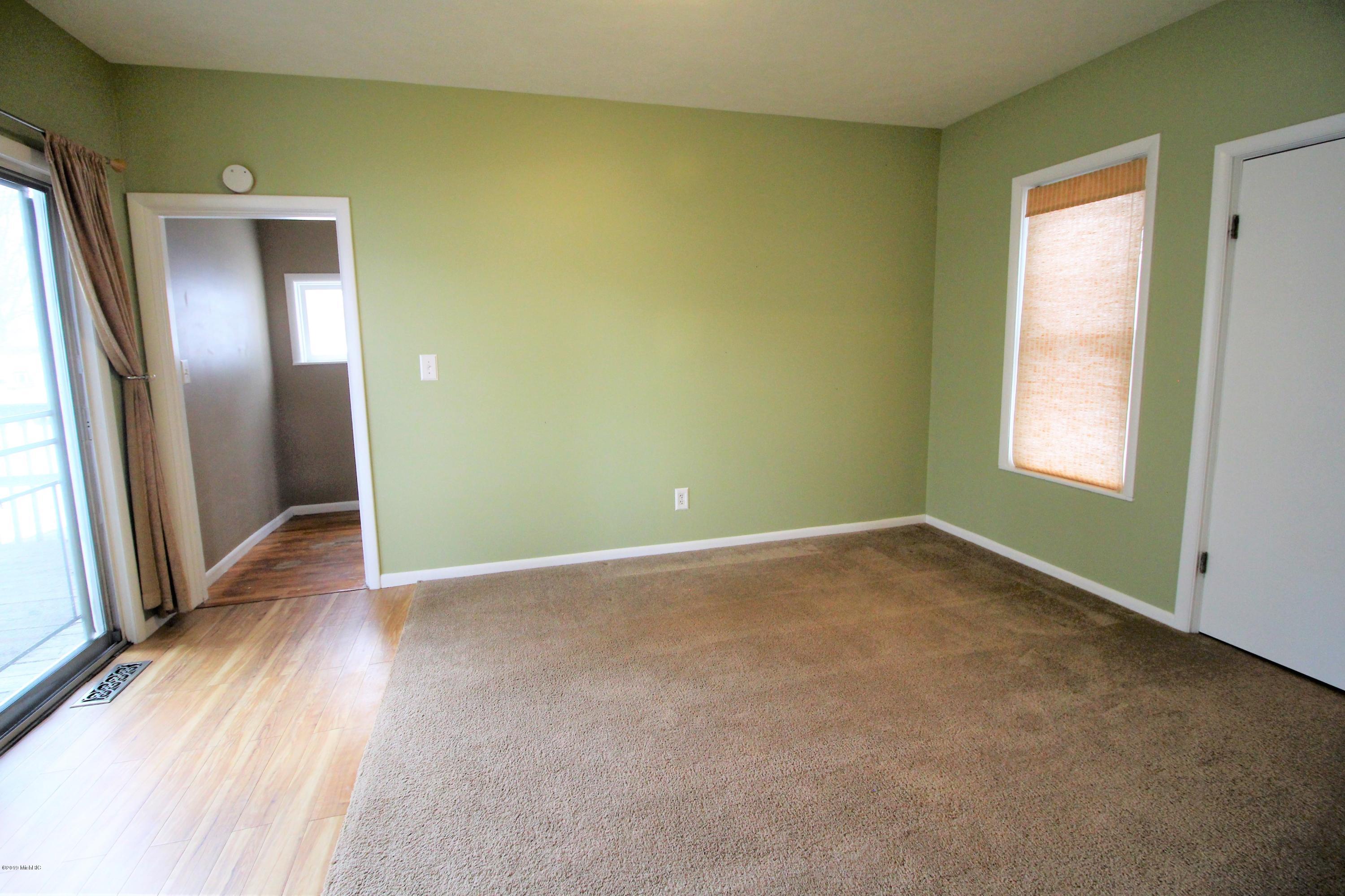 94 West Division Street Sparta, MI 49345 - Photo 9 of 26 IMG_9608