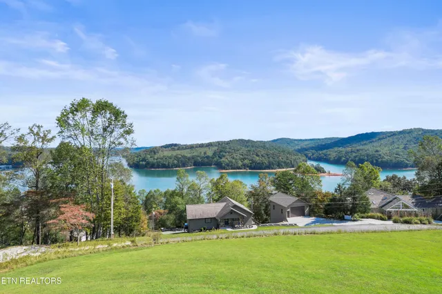 $435,000 | 1231 Deerfield Way, Unit 1, La Follette, TN 37766