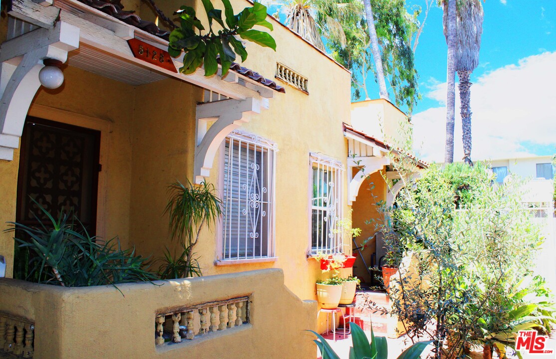5122 Raleigh Street Los Angeles, CA 90004 - Photo 4 of 4 Gallery Image 4