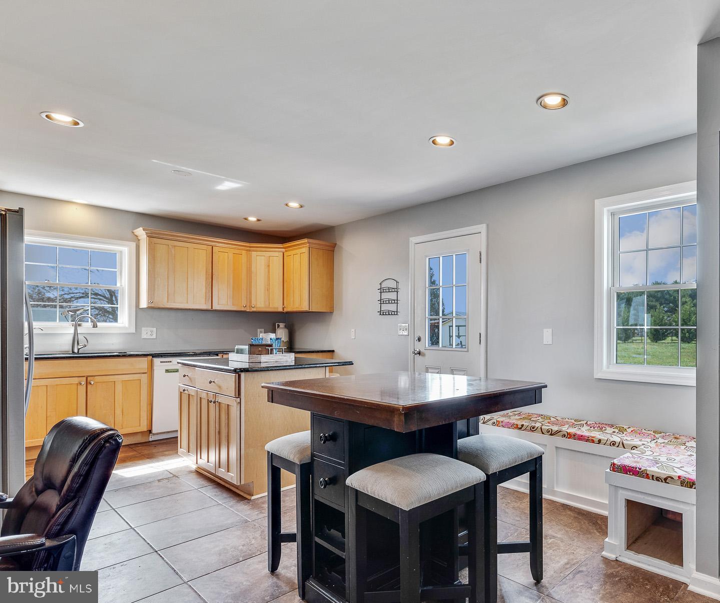 25 Bathon Loop Elkton, MD 21921 - Photo 8 of 22 Spacious kitchen with bench seat