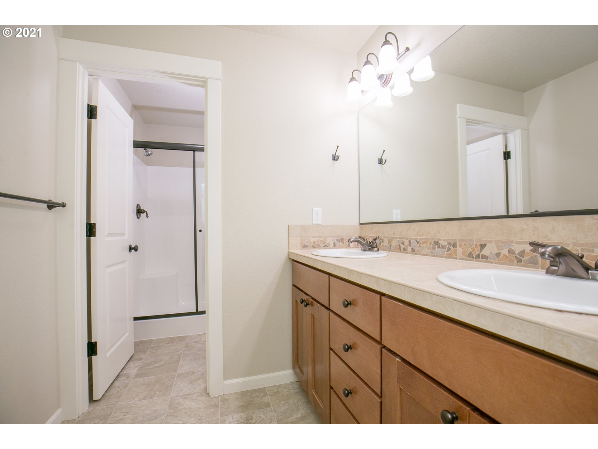 121 Lawton Road Oregon City, OR 97045 - Photo 17 of 26 Gallery Image 17