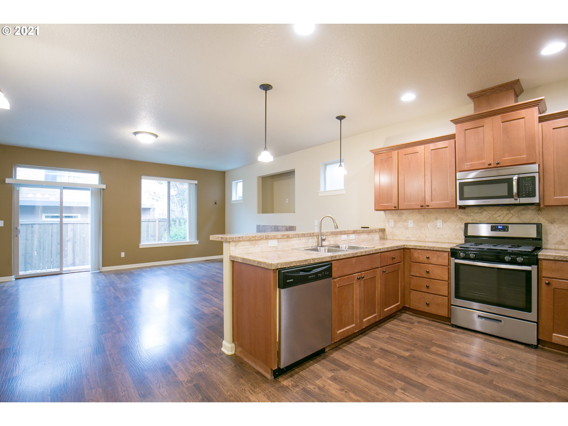 121 Lawton Road Oregon City, OR 97045 - Photo 5 of 26 Gallery Image 5