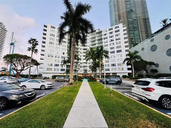 $2,600 | 3301 Northeast 5th Avenue, Unit 904, Miami, FL 33137