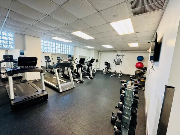 $2,600 | 3301 Northeast 5th Avenue, Unit 904, Miami, FL 33137