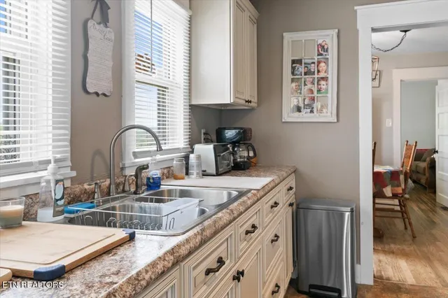 $267,500 | 245 Lake Shore Lane, La Follette, TN 37766