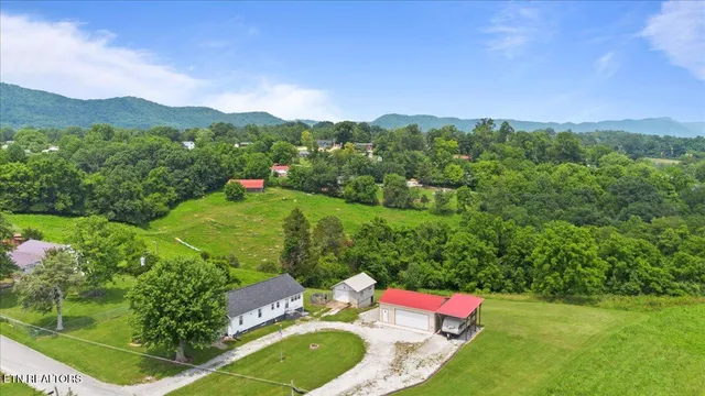 $267,500 | 245 Lake Shore Lane, La Follette, TN 37766