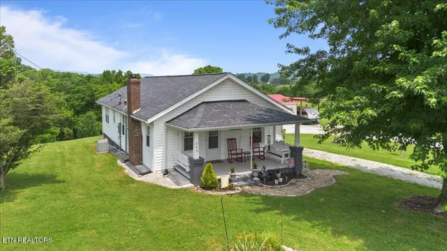 $267,500 | 245 Lake Shore Lane, La Follette, TN 37766