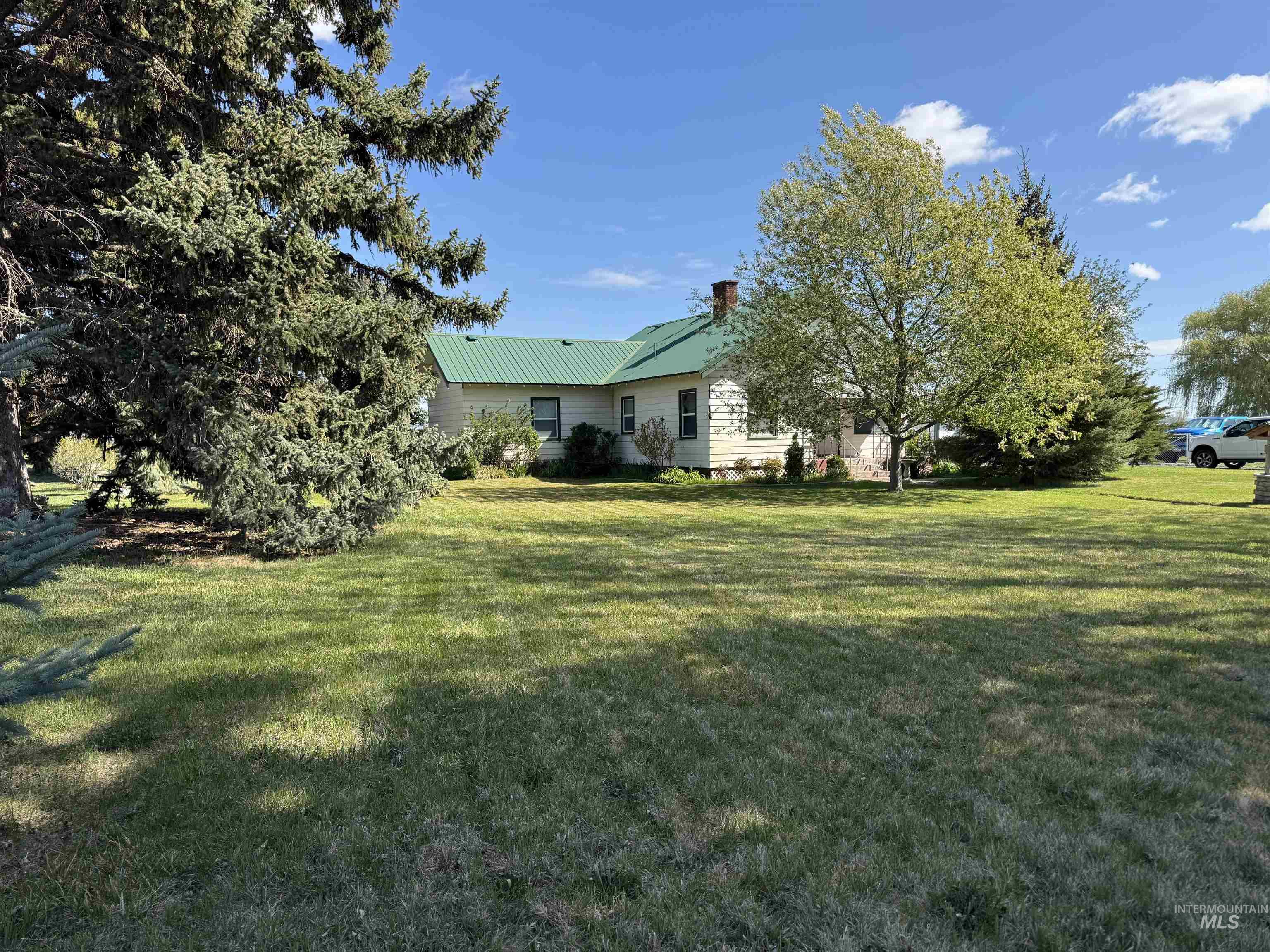 1698 Highway 46 Gooding, ID 83330 - Photo 19 of 33