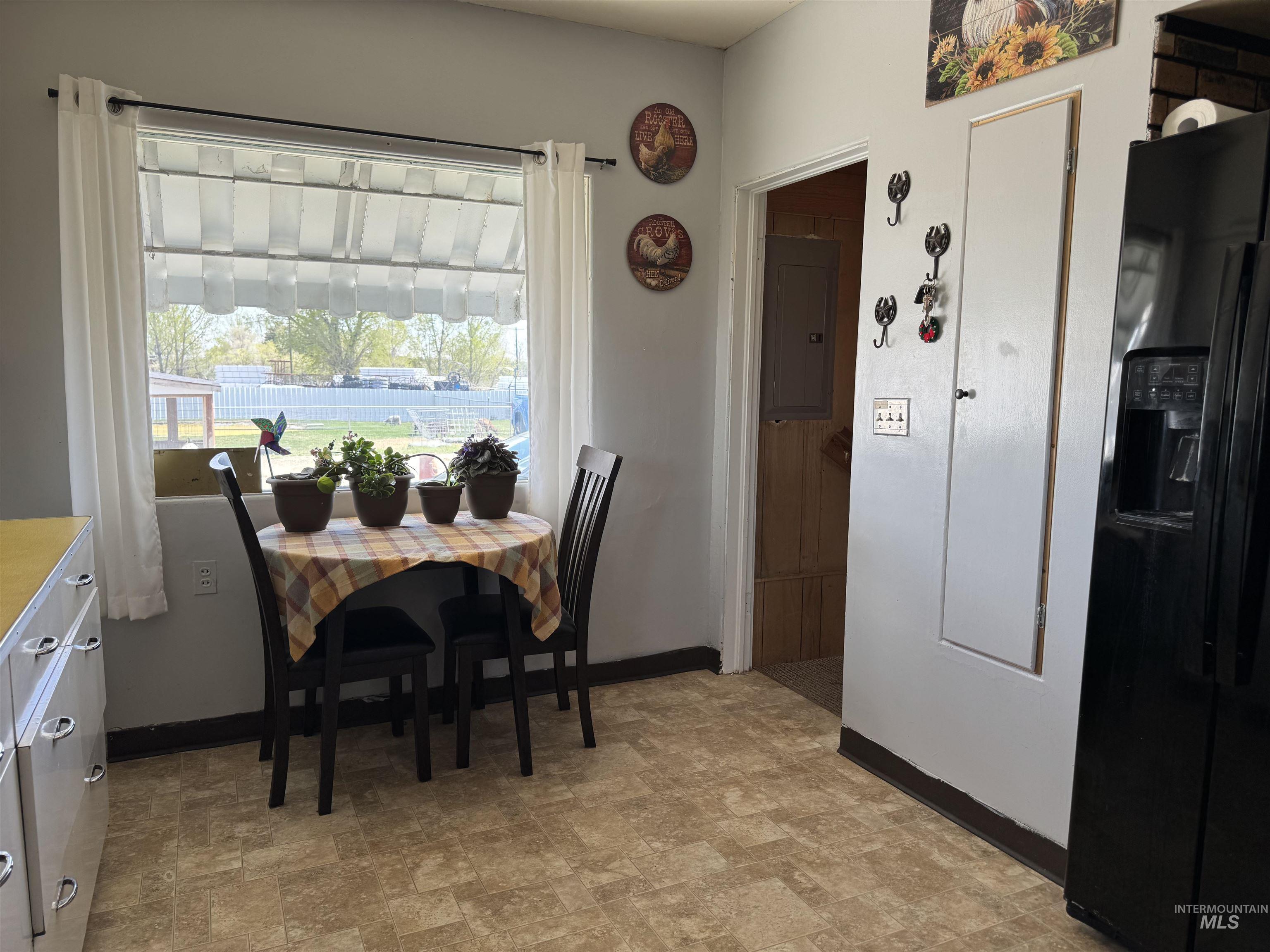 1698 Highway 46 Gooding, ID 83330 - Photo 10 of 33