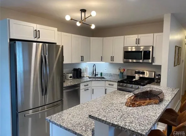 $2,200 | 1318 Ashton Road, Utica, NY 13502