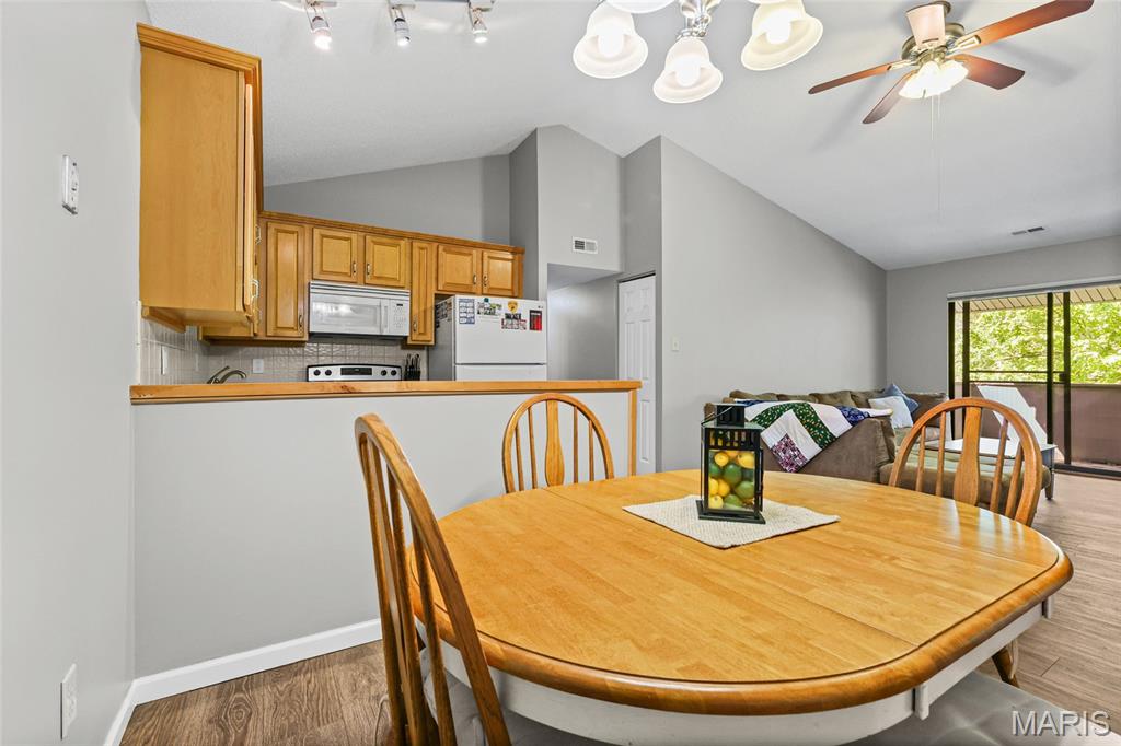 1307 Prospect Village Lane, Unit F Ballwin, MO 63021 - Photo 15 of 46