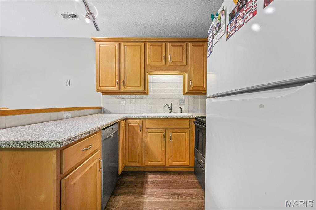 1307 Prospect Village Lane, Unit F Ballwin, MO 63021 - Photo 17 of 46