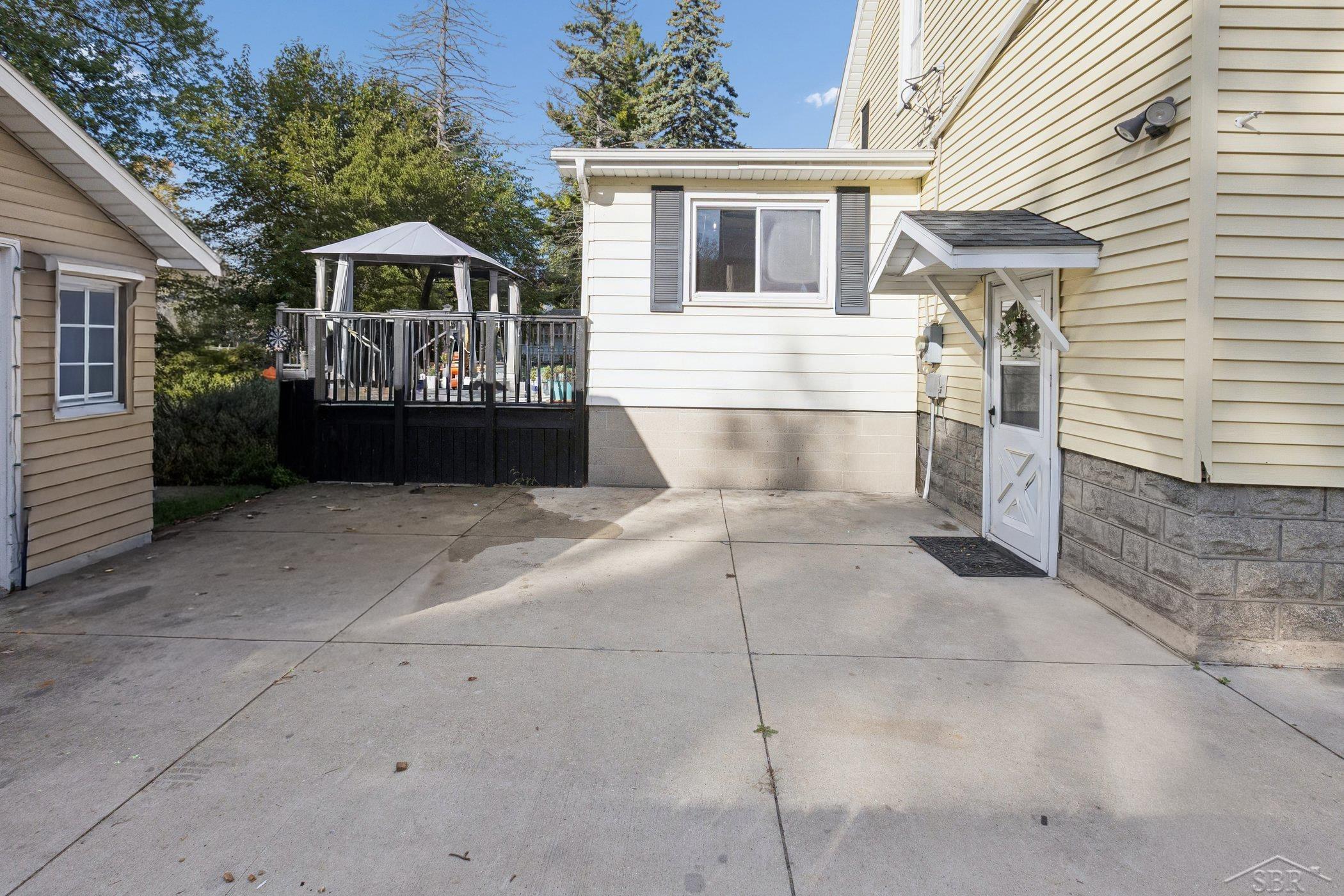 2122 2nd Street Bay City, MI 48708 - Photo 48 of 48 50191757-ff5a2acb-93b4-46d5-b780-0346cf28ae89.JPG