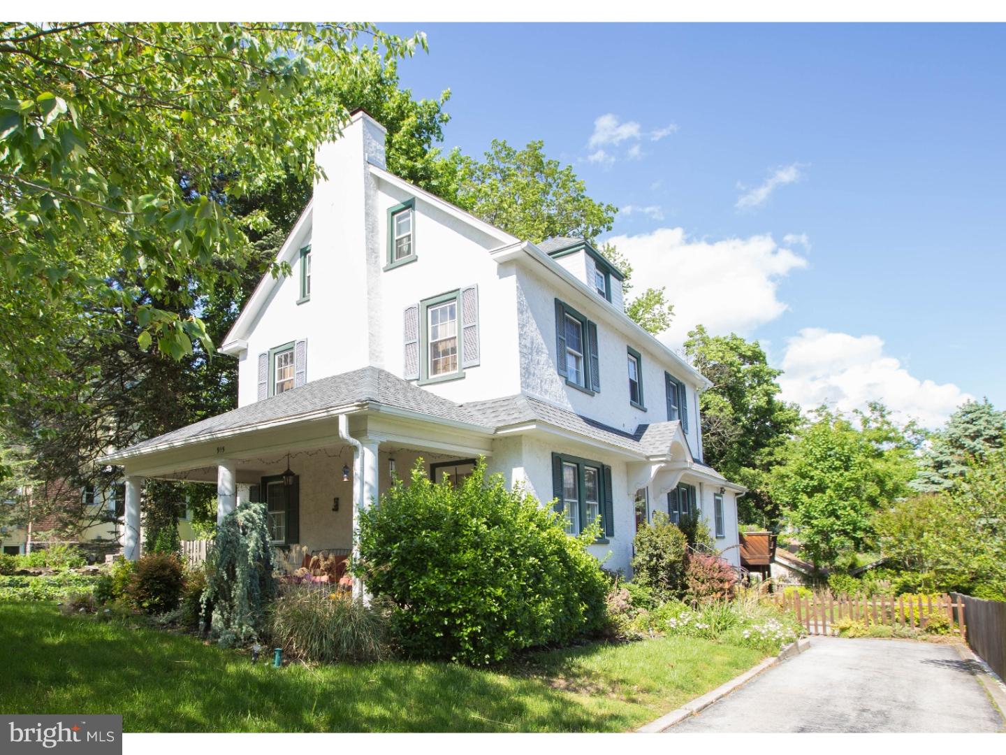 915 Edgewood Road Havertown, PA 19083 - Photo 2 of 15 Gallery Image 2
