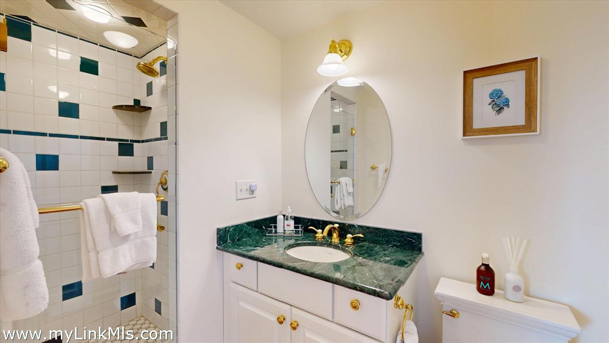 39 A Milk Street Nantucket, MA 02554 - Photo 25 of 56