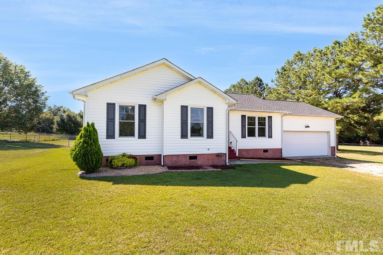 1444 Gregory Circle Lillington, NC 27546 - Photo 2 of 25