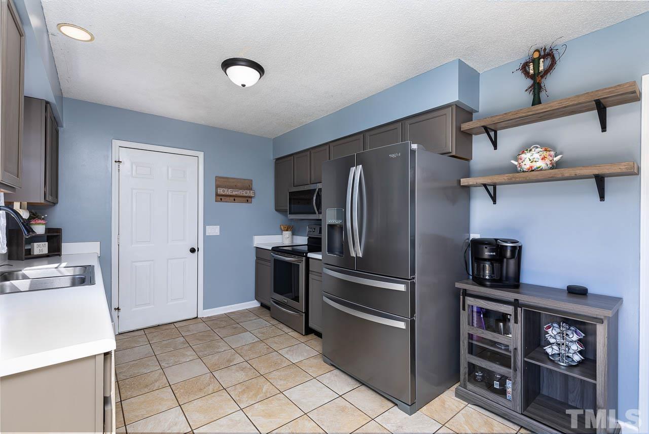 1444 Gregory Circle Lillington, NC 27546 - Photo 7 of 25