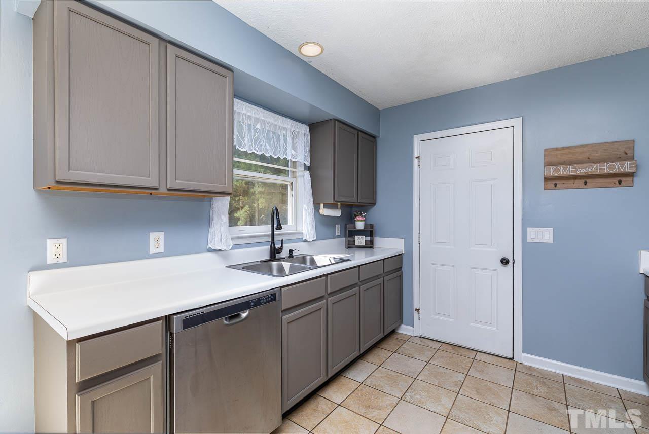 1444 Gregory Circle Lillington, NC 27546 - Photo 8 of 25