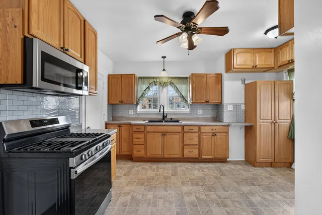 $199,900 | 3006 Elm Lane, Racine, WI 53405