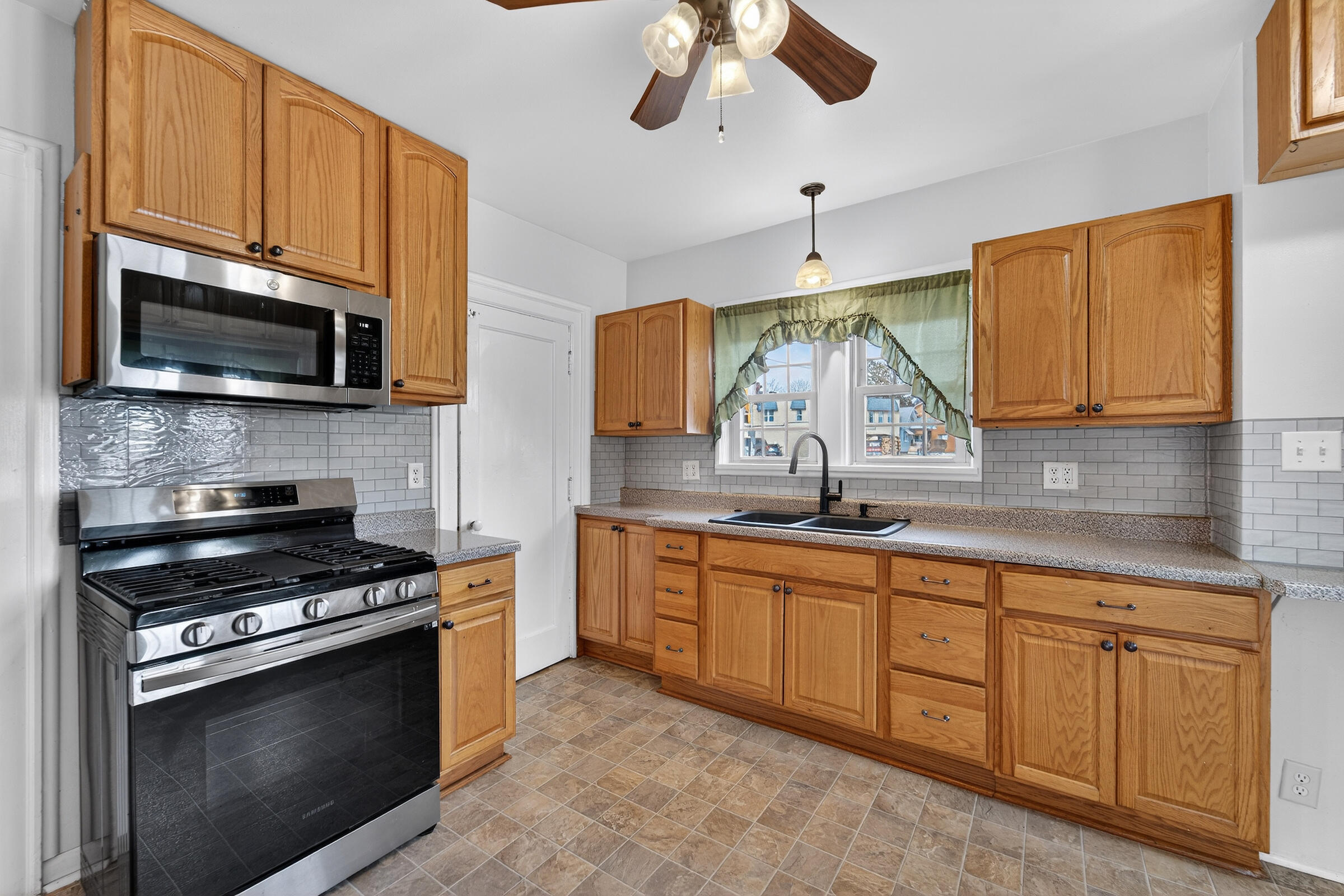 3006 Elm Lane Racine, WI 53405 - Photo 15 of 31 DSC08336