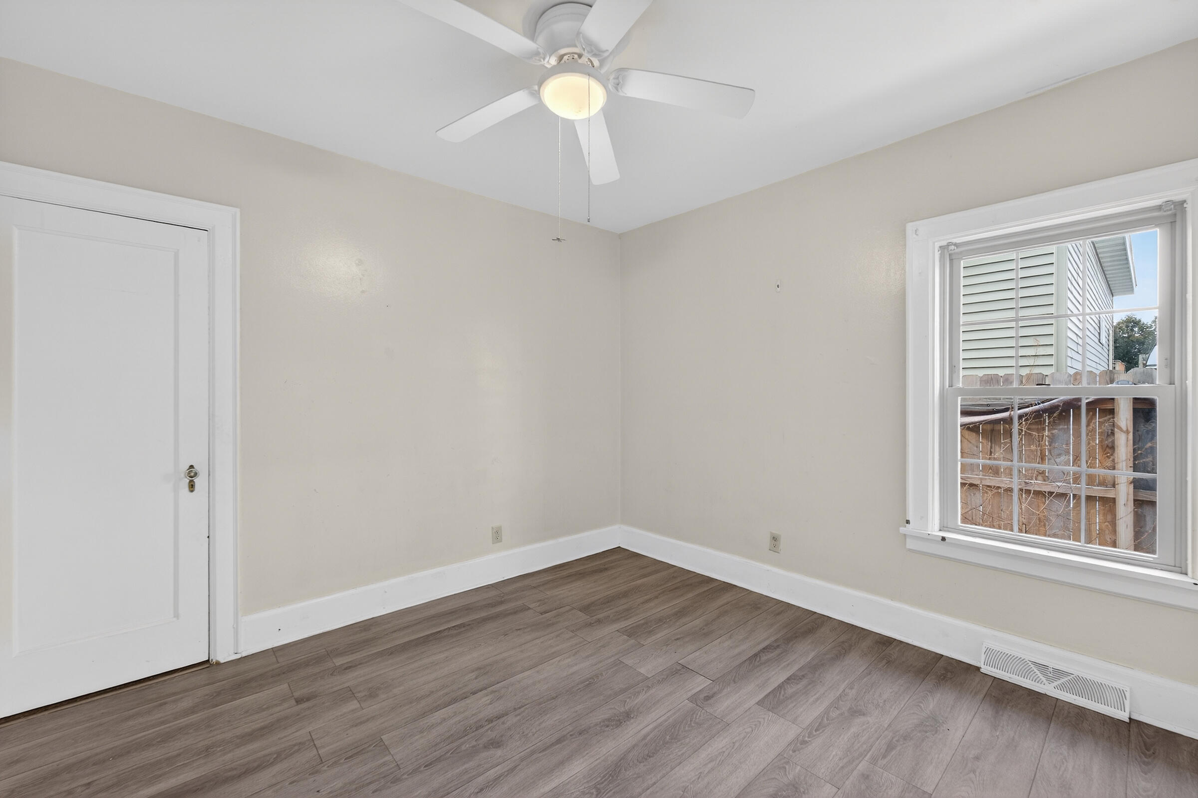 3006 Elm Lane Racine, WI 53405 - Photo 20 of 31 DSC08324