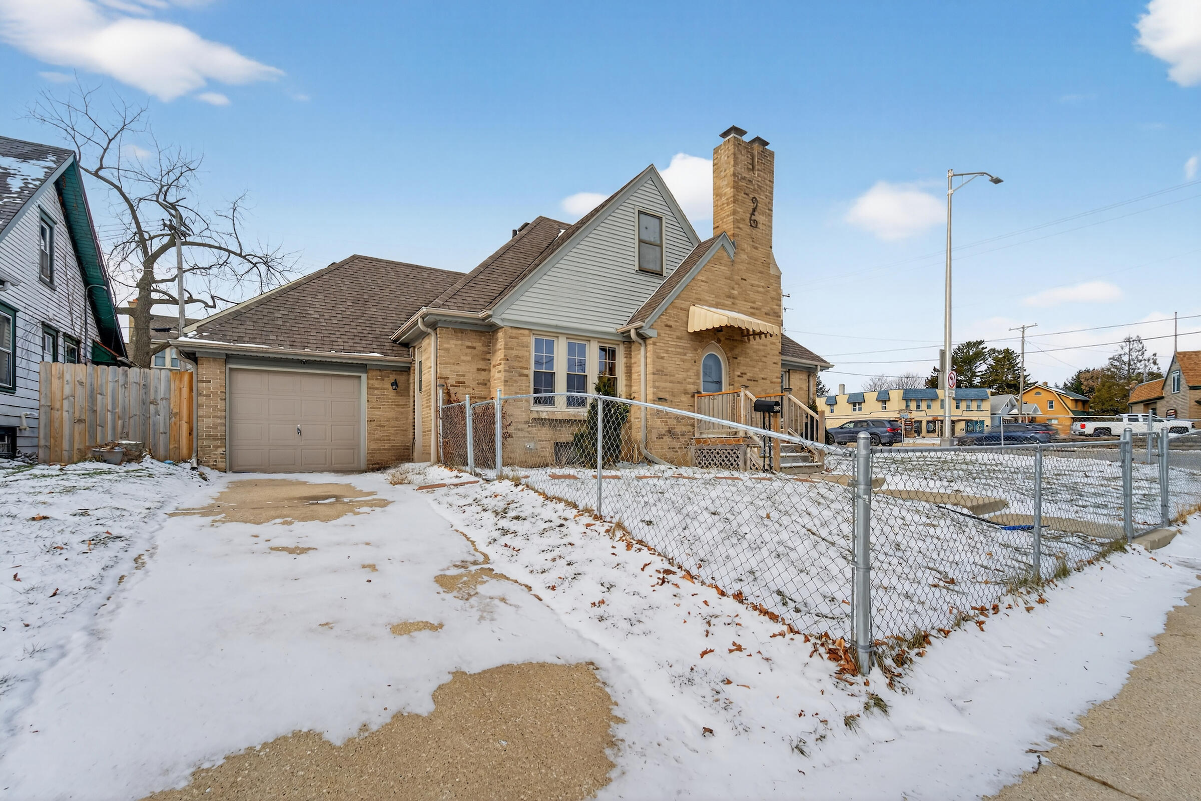 3006 Elm Lane Racine, WI 53405 - Photo 4 of 31 DSC08409 copy