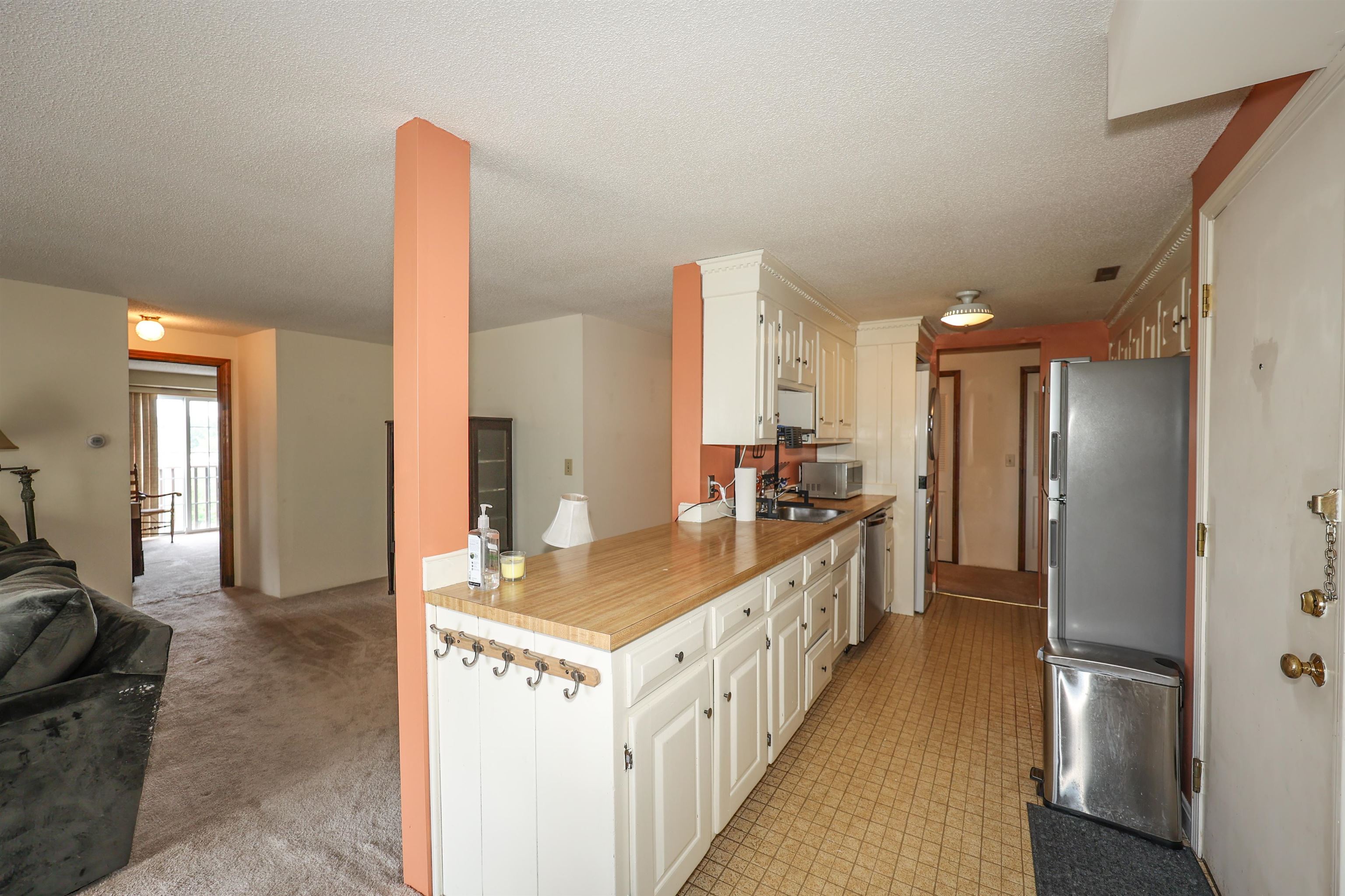 197 Cannongate III Road Nashua, NH 03063 - Photo 5 of 25 Gallery Image 5