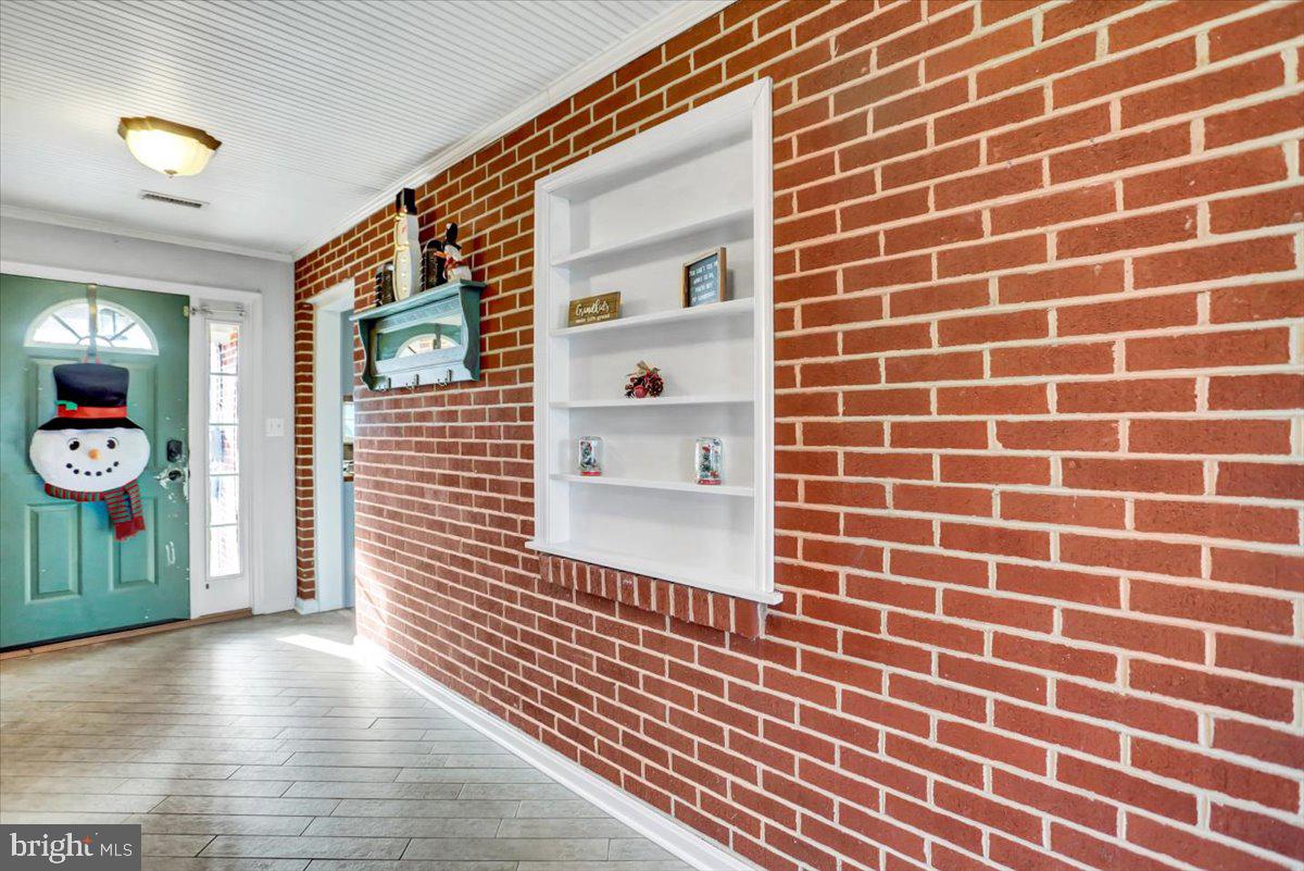 2173 Newville Road Carlisle, PA 17015 - Photo 7 of 38 Gallery Image 7