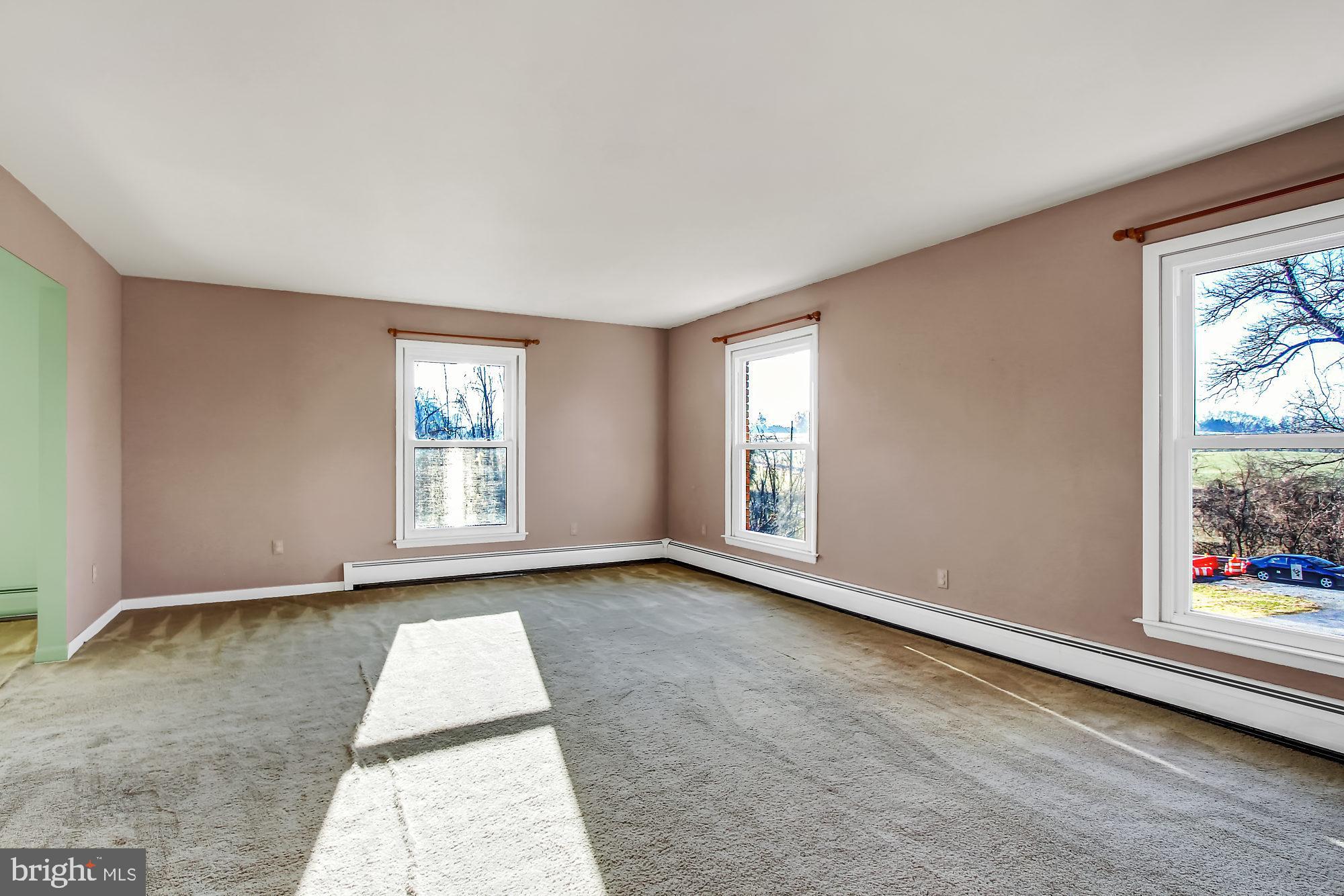133 Risser Road Bainbridge, PA 17502 - Photo 2 of 20 Large living room