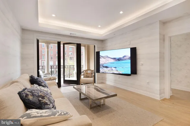 $5,900 | 8551 Connecticut Avenue, Unit 206, Chevy Chase, MD 20815