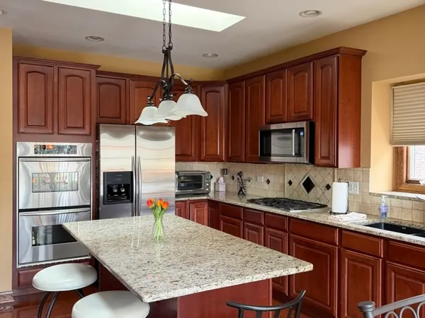 $550,000 | 13105 Timber Court, Palos Heights, IL 60463