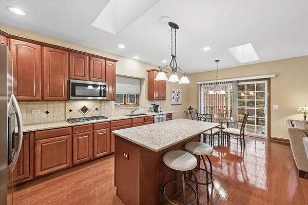 $550,000 | 13105 Timber Court, Palos Heights, IL 60463