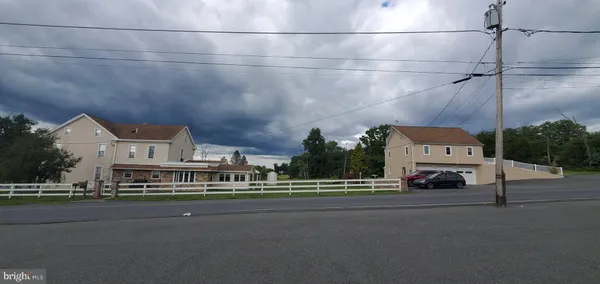 $800,000 | 1204 Route 100 Bechtelsville Pa, Barto, PA 19504