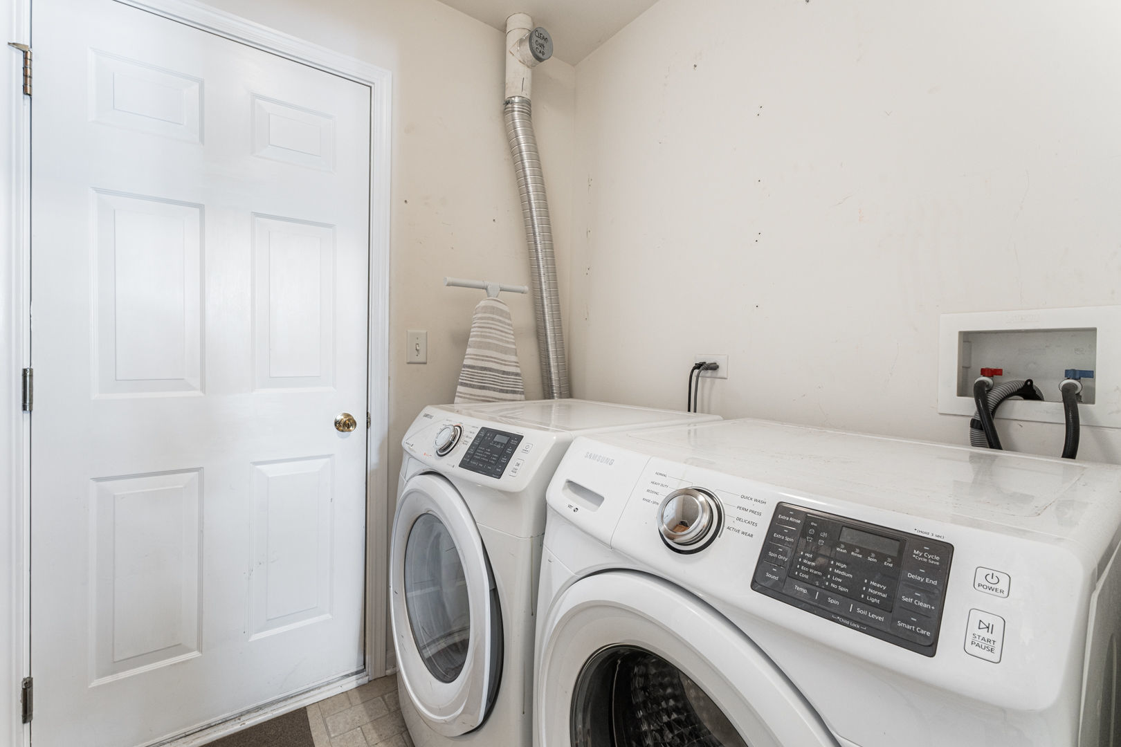 1936 West Cobblestone Road Romeoville, IL 60446 - Photo 19 of 25 a utility room with dryer and washer