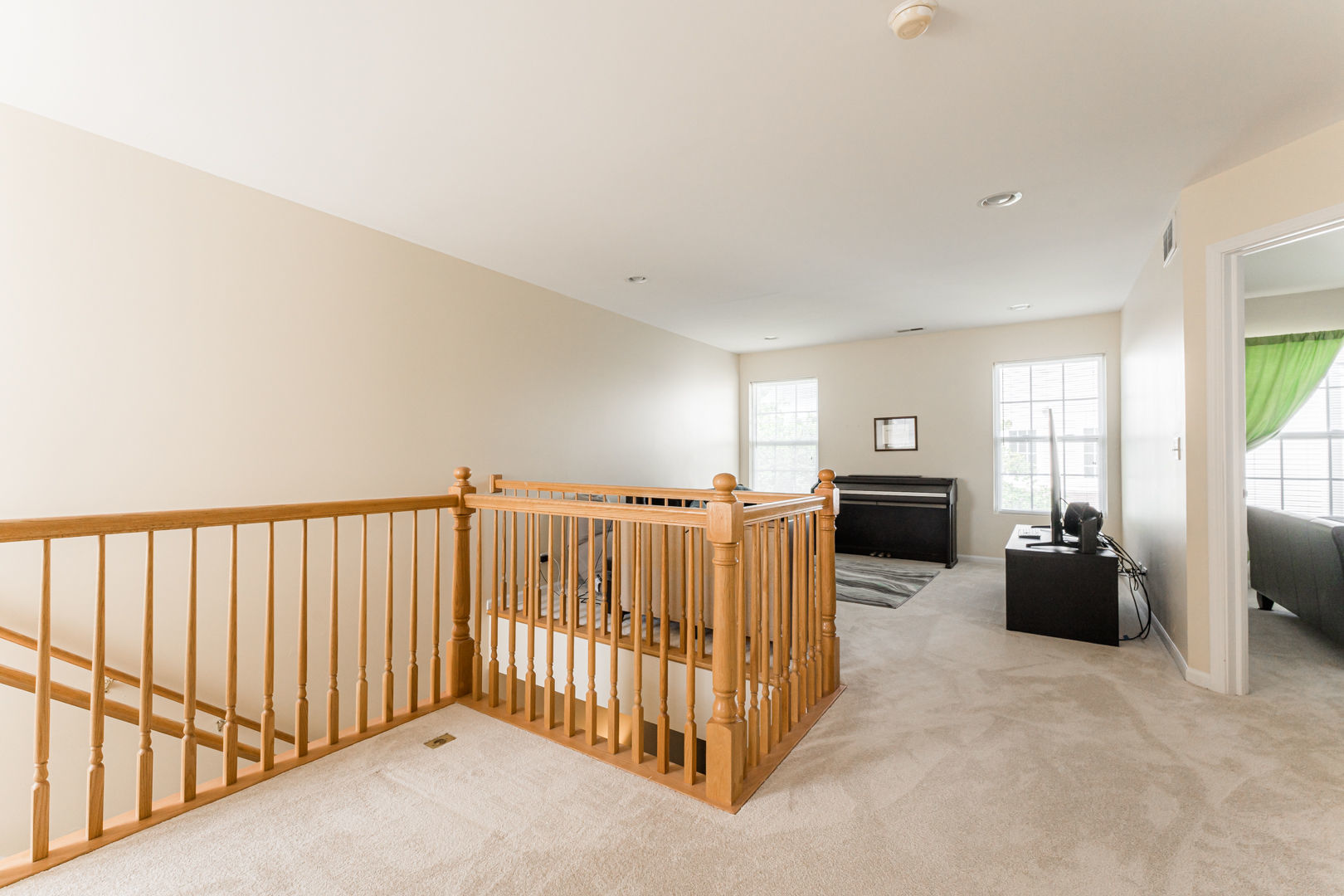 1936 West Cobblestone Road Romeoville, IL 60446 - Photo 10 of 25 a view of a livingroom with furniture and windows