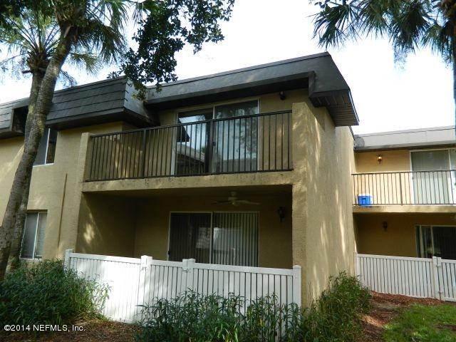 355 Monument Road, Unit 15D2 Jacksonville, FL 32225 - Photo 6 of 25 REAR