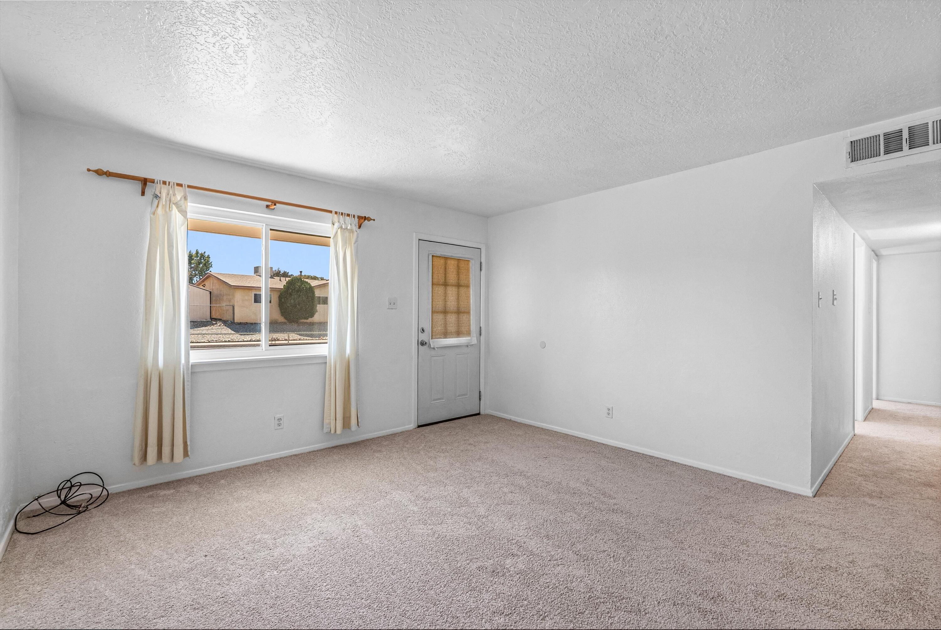 11205 Chico Road Northeast Albuquerque, NM 87123 - Photo 6 of 30 Gallery Image 6