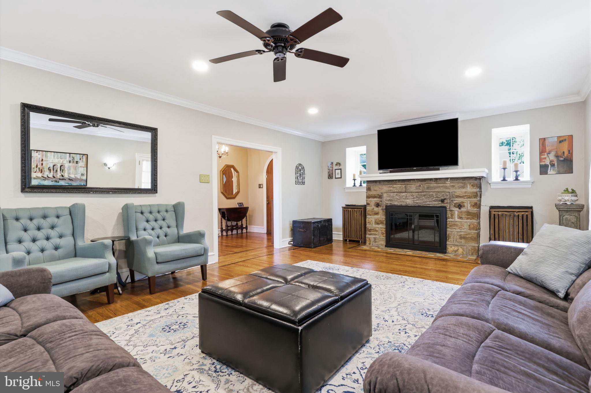 719 Winding Road Jenkintown, PA 19046 - Photo 8 of 71 Living Room