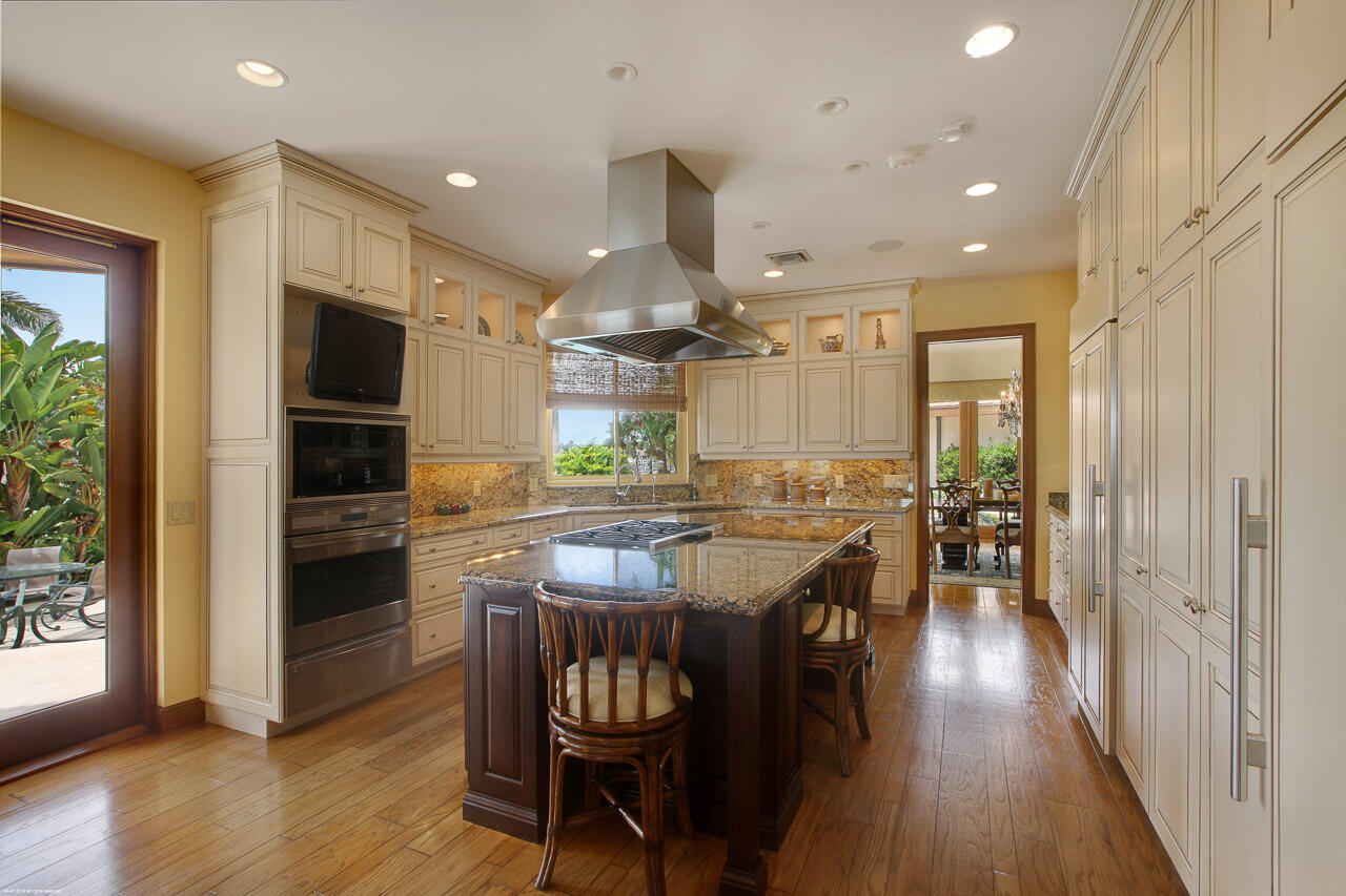 199 Commodore Drive Jupiter, FL 33477 - Photo 23 of 53 Kitchen