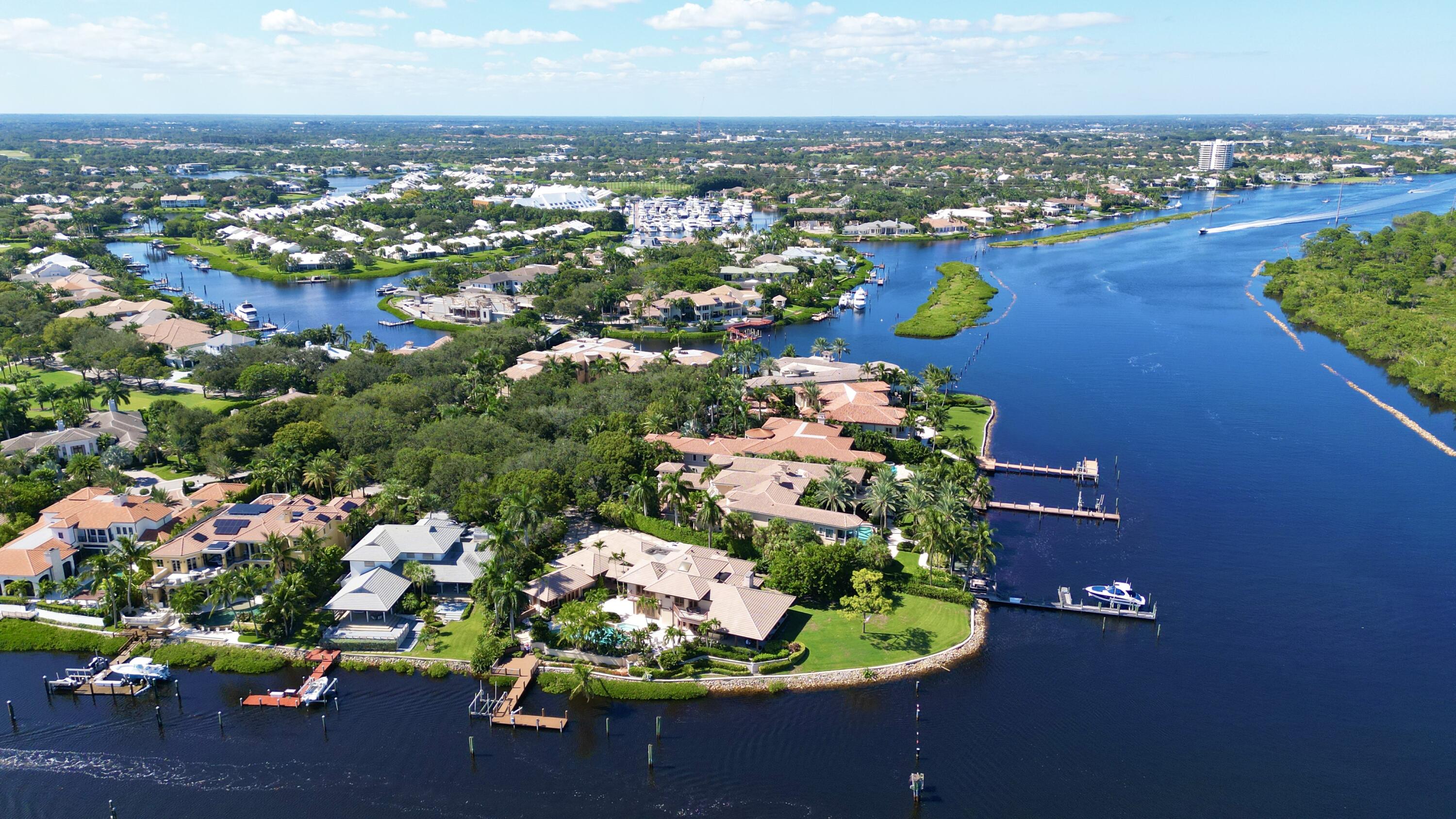 199 Commodore Drive Jupiter, FL 33477 - Photo 3 of 53 Intracoastal View