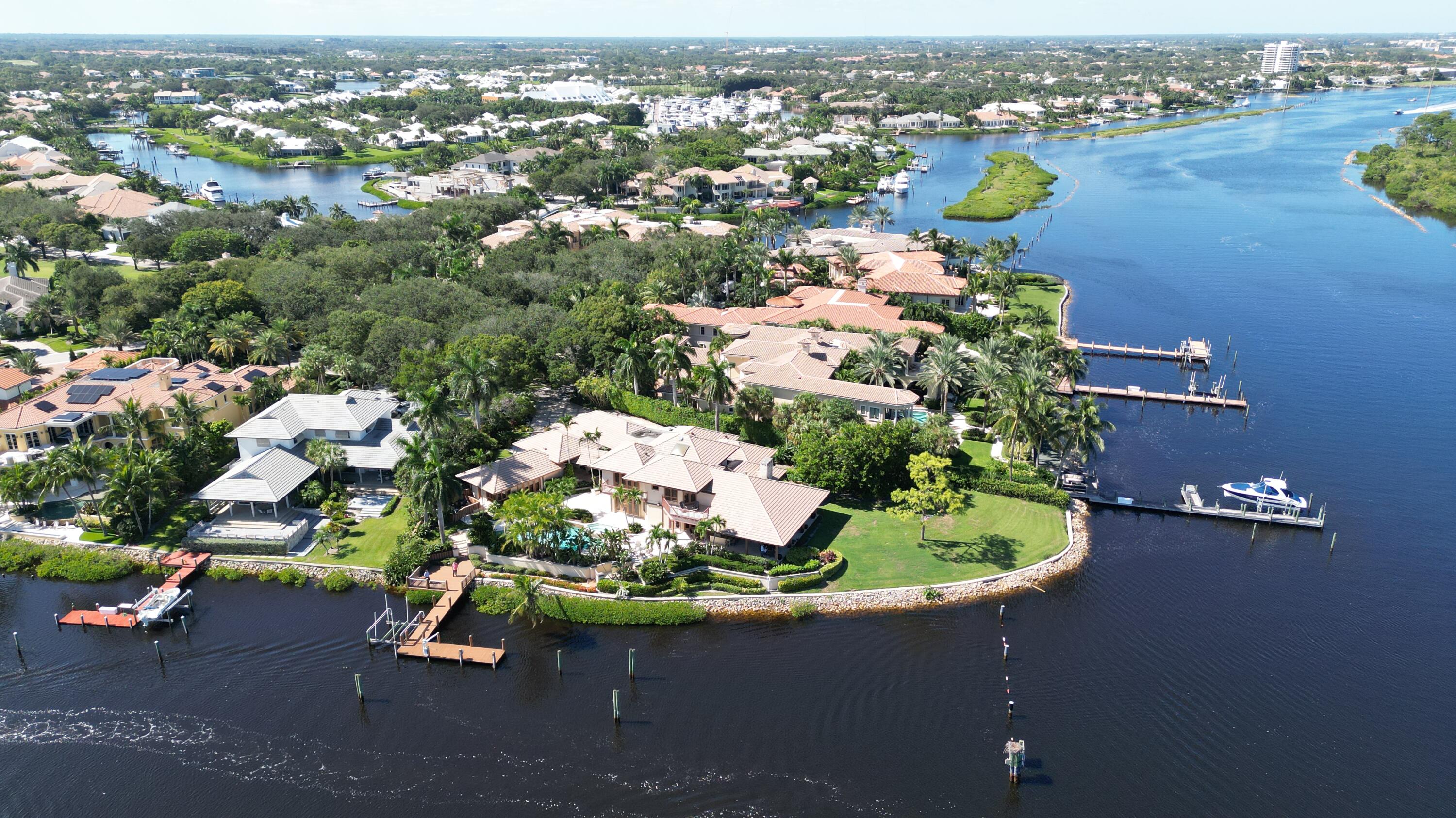 199 Commodore Drive Jupiter, FL 33477 - Photo 4 of 53 Intracoastal View